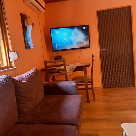 Apartment In Tirana Exterior foto